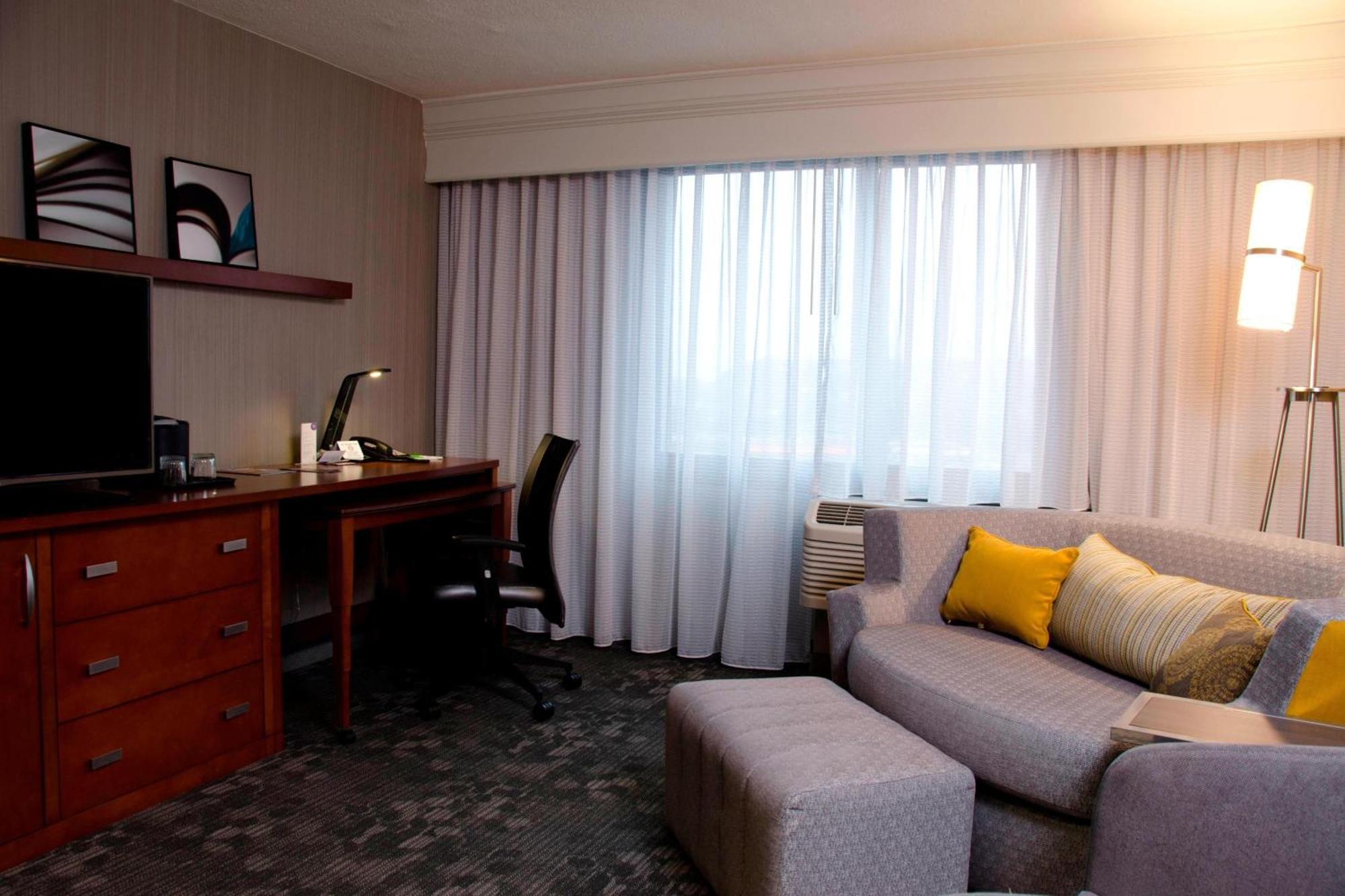 คอร์ทยาร์ด วอเทอร์บิวรี ดาวน์ทาวน์ Hotel วอเตอร์เบอรี ภายนอก รูปภาพ