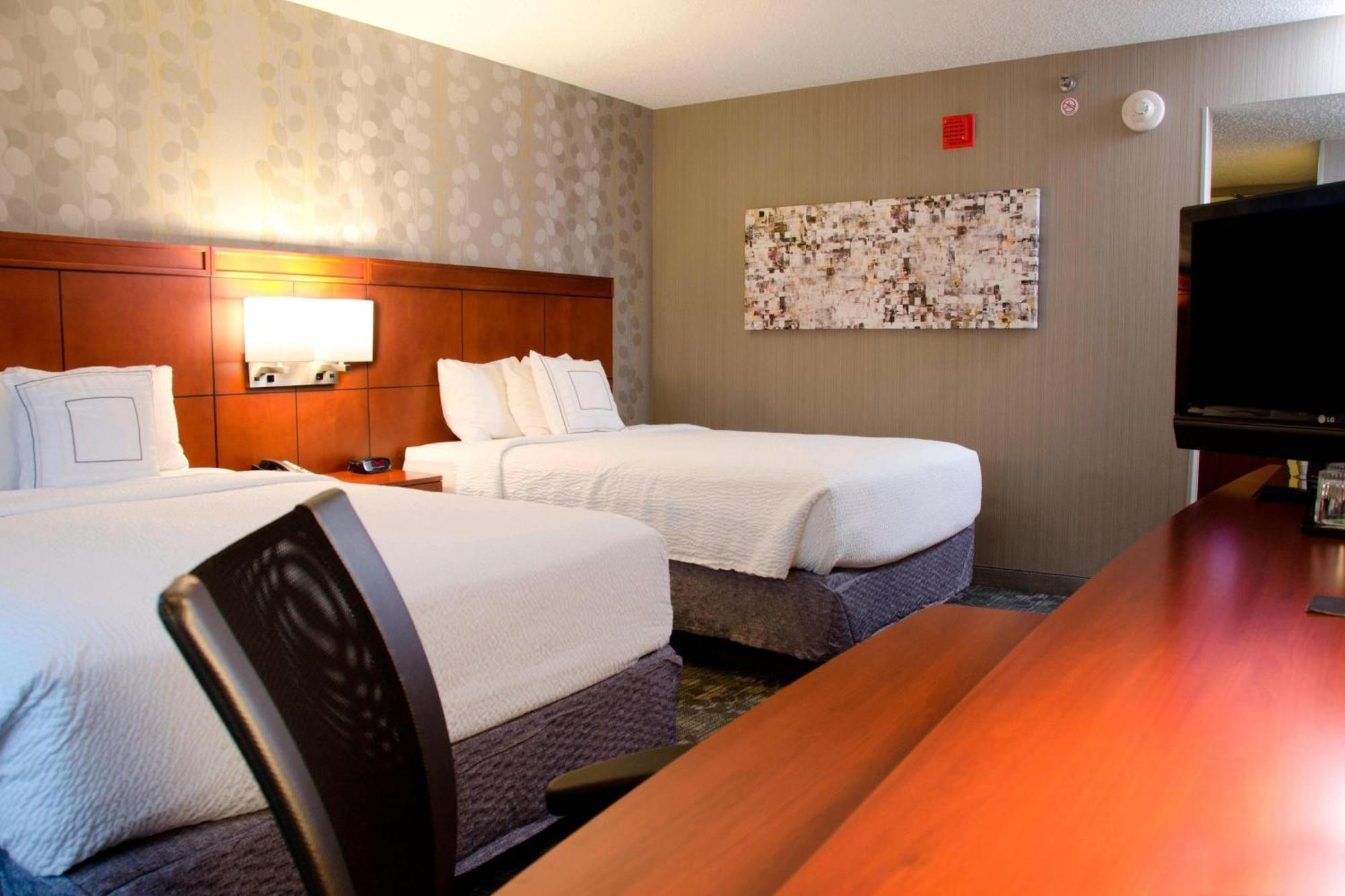 คอร์ทยาร์ด วอเทอร์บิวรี ดาวน์ทาวน์ Hotel วอเตอร์เบอรี ภายนอก รูปภาพ