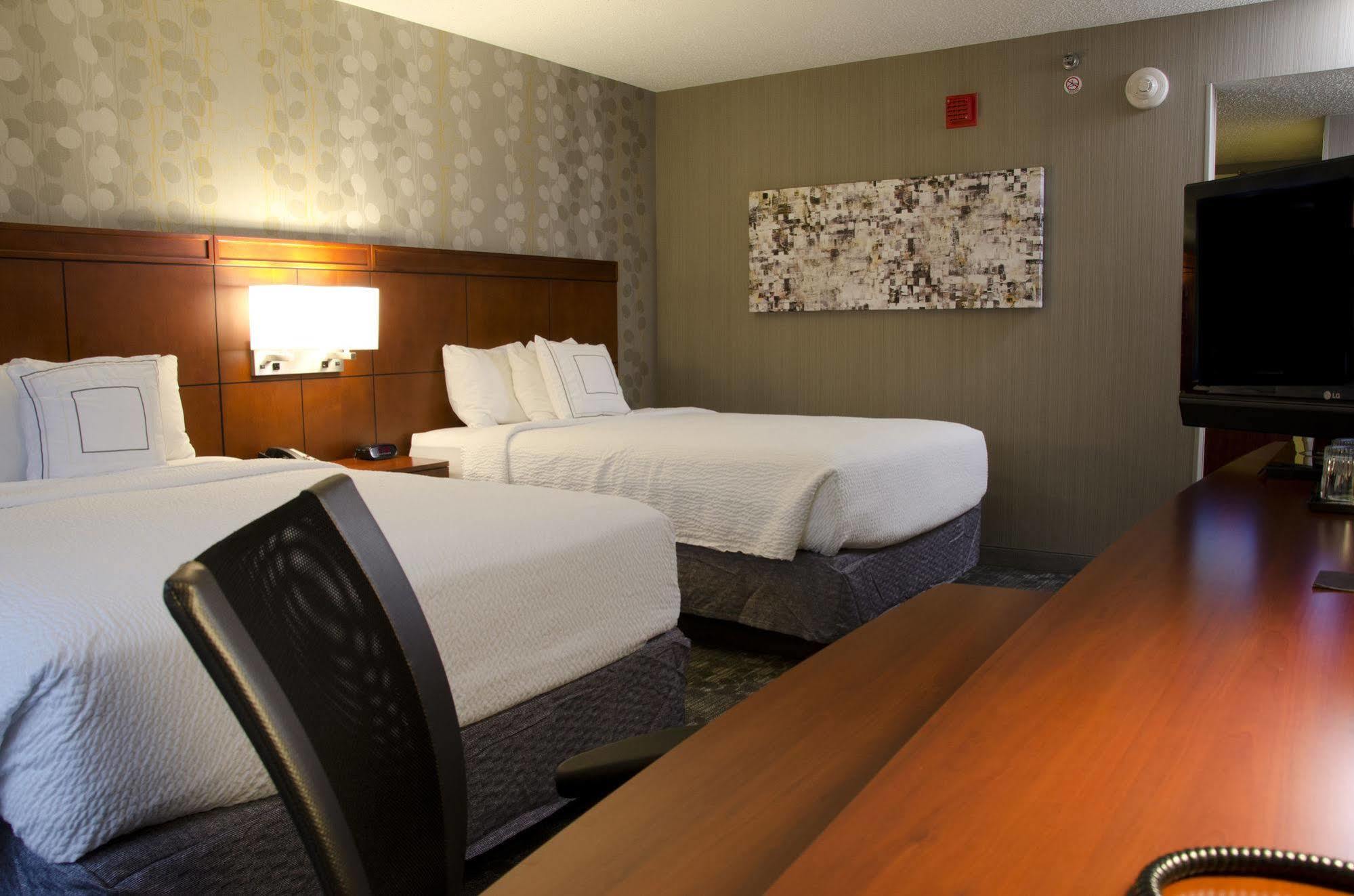 คอร์ทยาร์ด วอเทอร์บิวรี ดาวน์ทาวน์ Hotel วอเตอร์เบอรี ภายนอก รูปภาพ